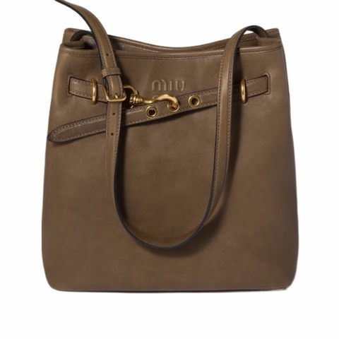 Miu Miu 女士 Aventure 單肩包均碼碼常規、30cm*13cm*31cm