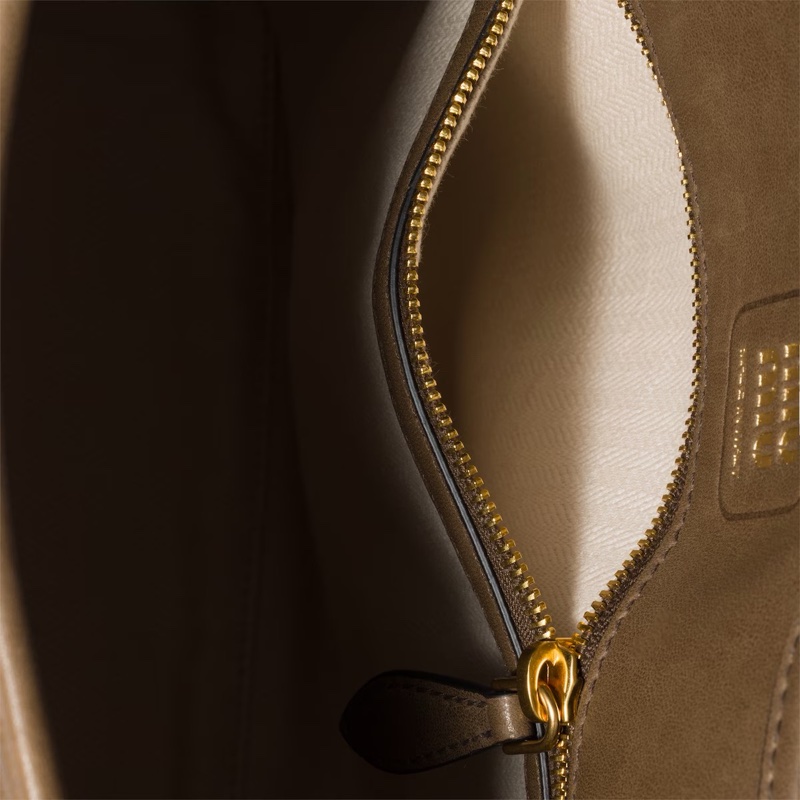 Miu Miu 女士 Aventure 單肩包均碼碼常規、30cm*13cm*31cm-4