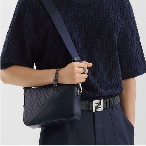 Fendi 男士 Diagonal拉鍊單肩包均碼碼常規、22cm*4.5cm*15cm