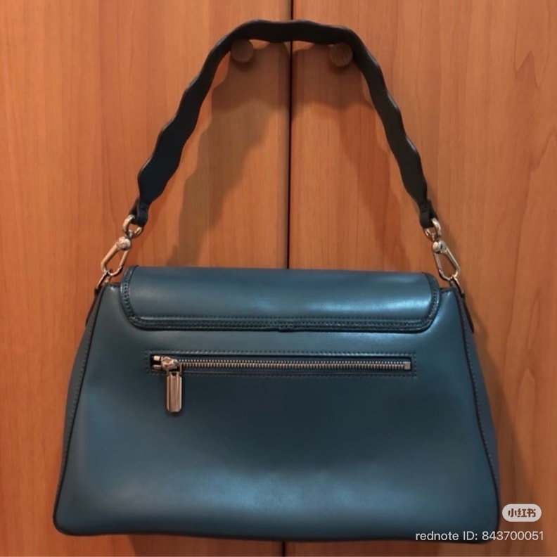 Charles & Keith 小ck 藏青藍兩用多功能肩背包-12