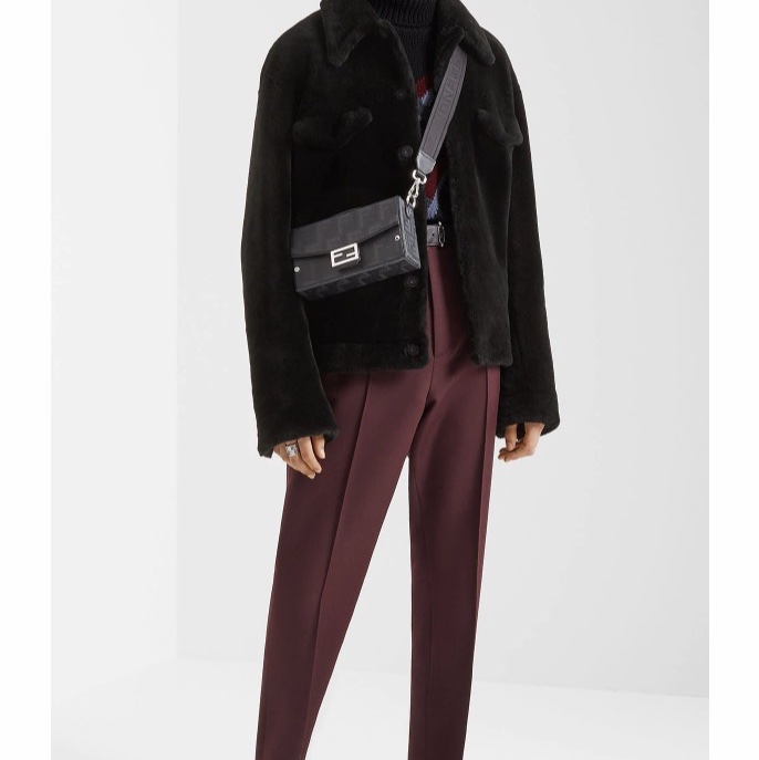 Fendi 男士 Baguette Soft Trunk徽標單肩包均碼碼常規、21.5cm*6.5cm*13cm-1