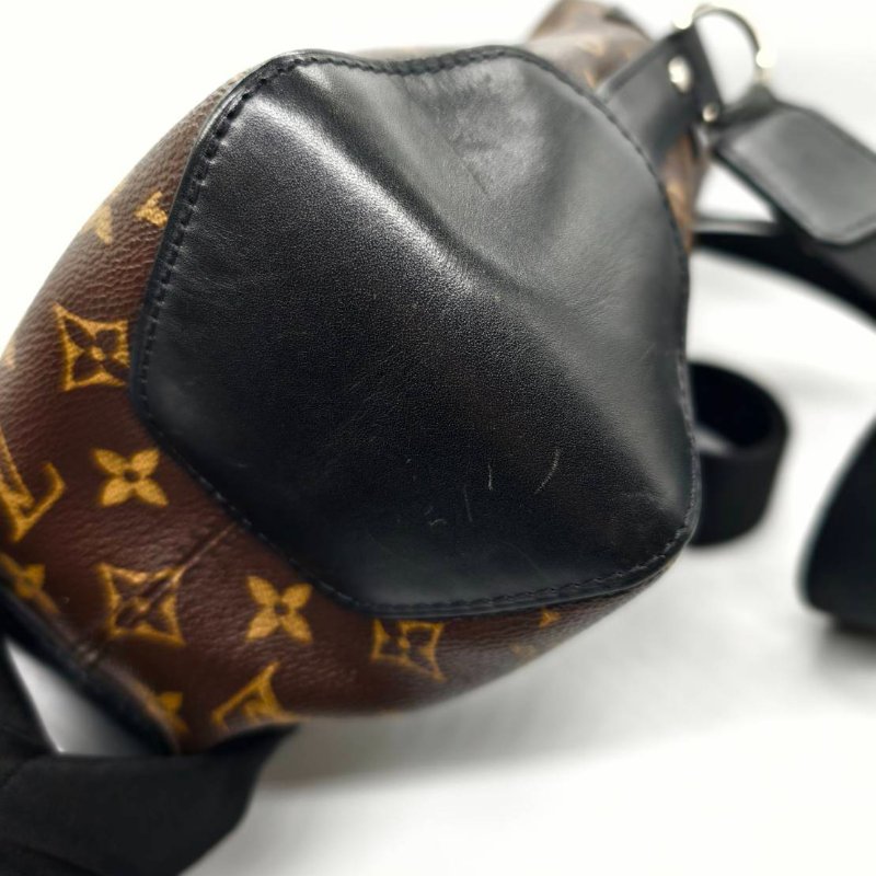 LV 男生日字老花斜背包 (22X11X27)-3