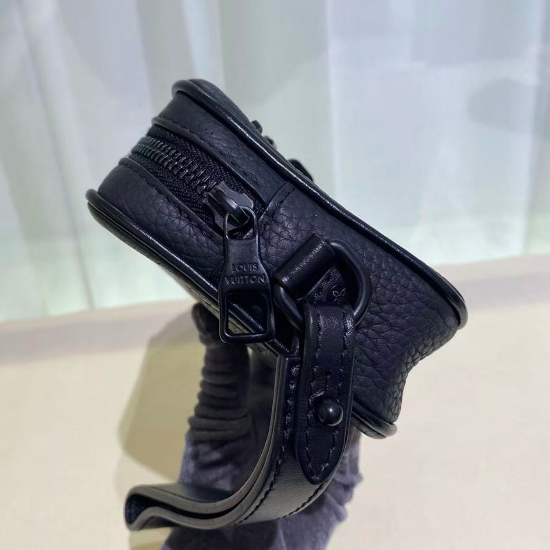 LOUIS VUITTON LV黑色壓紋手拿包可DIY肩带-2