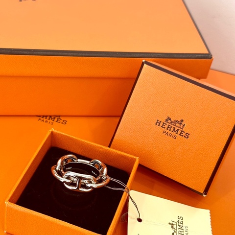 全新 Hermes 猪鼻子丝巾扣