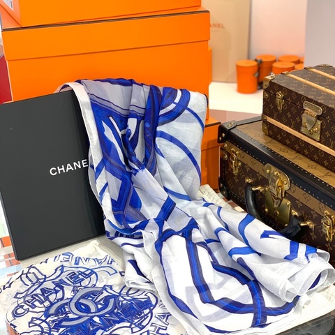 Chanel香奈儿涂鸦丝巾