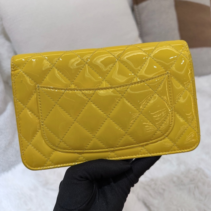 Chanel/ WOC亮面漆皮小雞黃-1