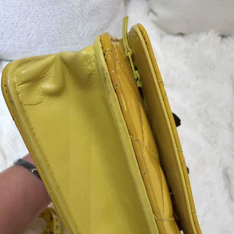 Chanel/ WOC亮面漆皮小雞黃-7