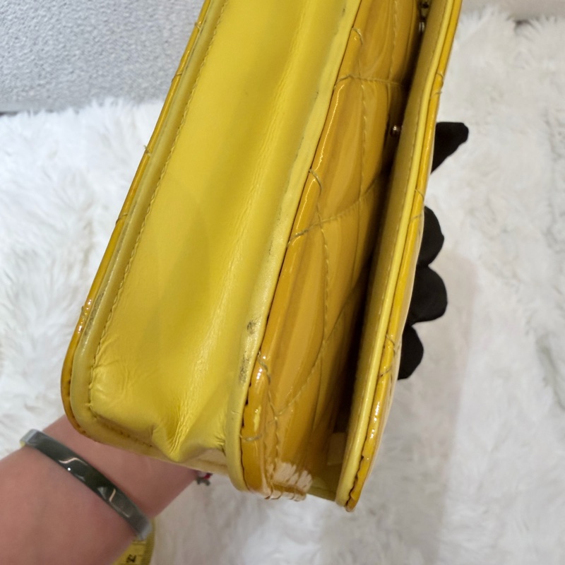Chanel/ WOC亮面漆皮小雞黃-9