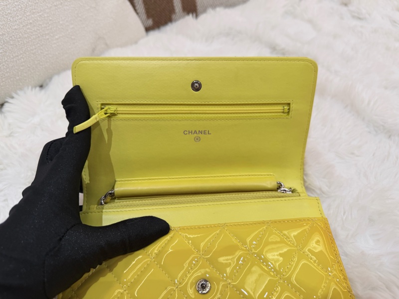 Chanel/ WOC亮面漆皮小雞黃-10