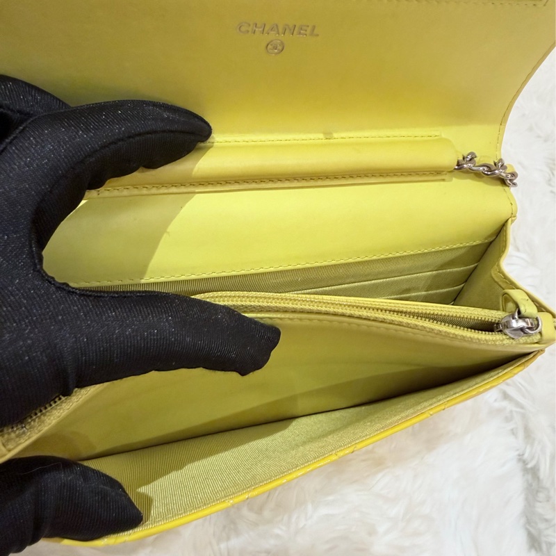 Chanel/ WOC亮面漆皮小雞黃-13