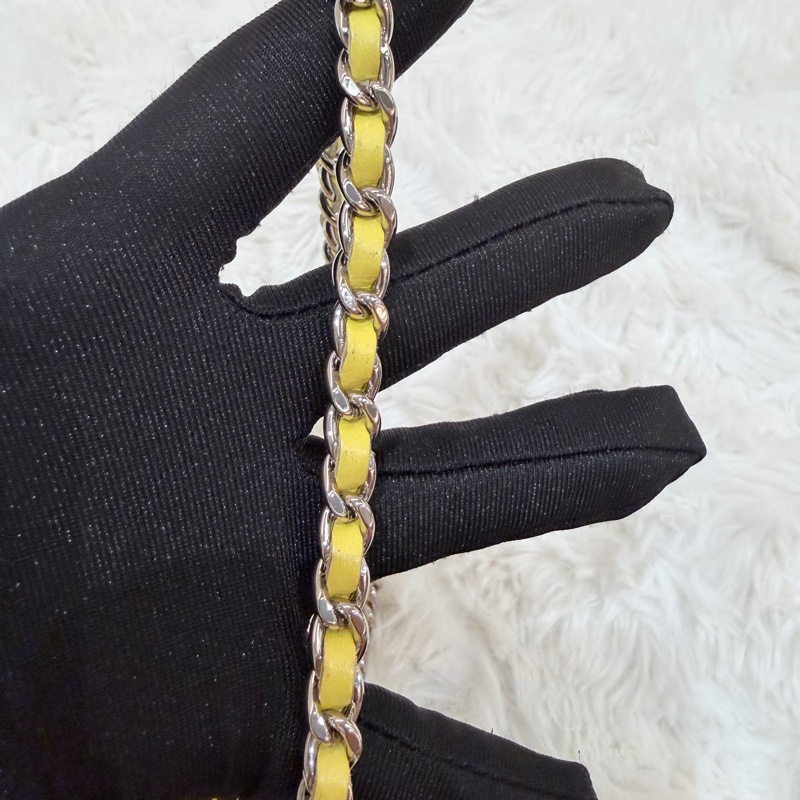 Chanel/ WOC亮面漆皮小雞黃-17