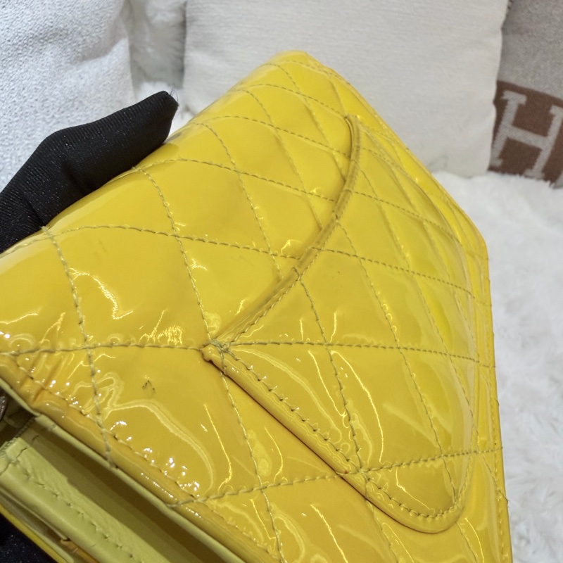 Chanel/ WOC亮面漆皮小雞黃-23