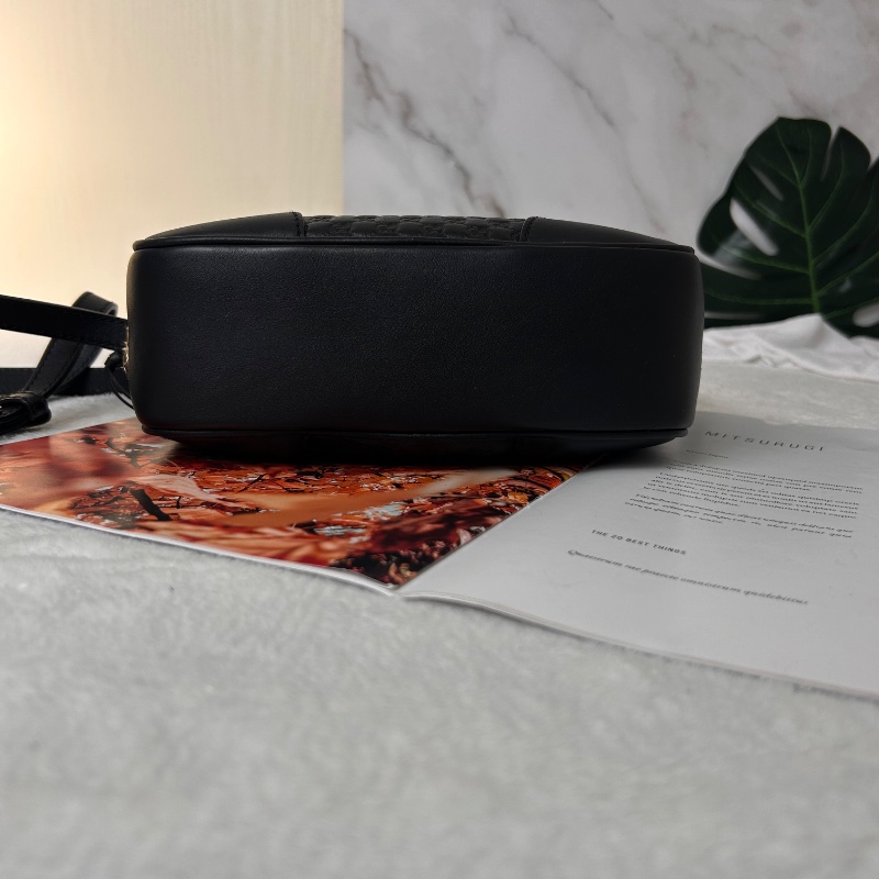 Gucci 雙G Microguccissima Bree 經典壓紋迷你斜背包相機包-10