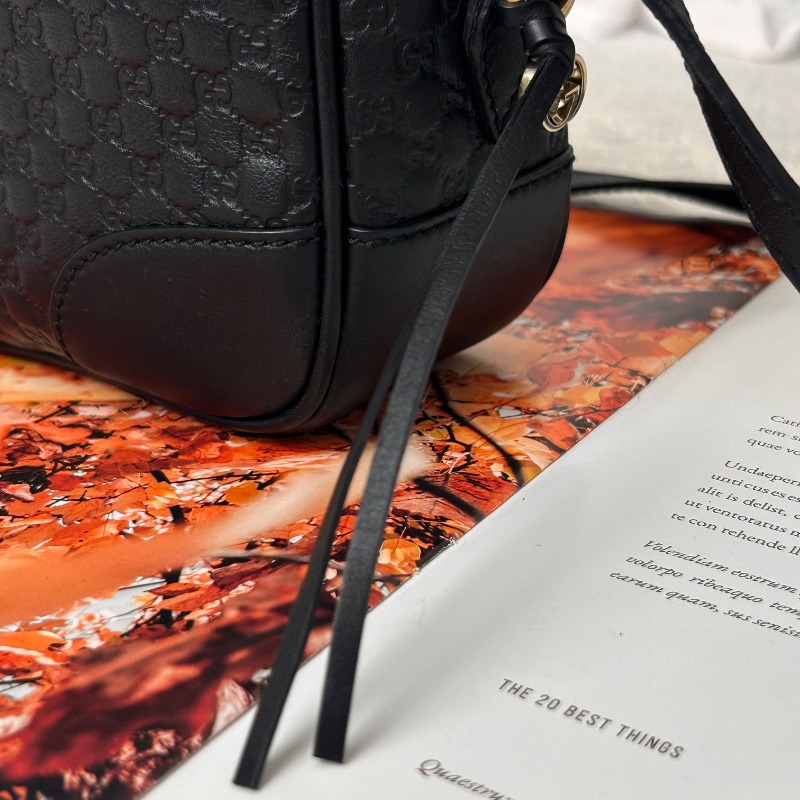 Gucci 雙G Microguccissima Bree 經典壓紋迷你斜背包相機包-18