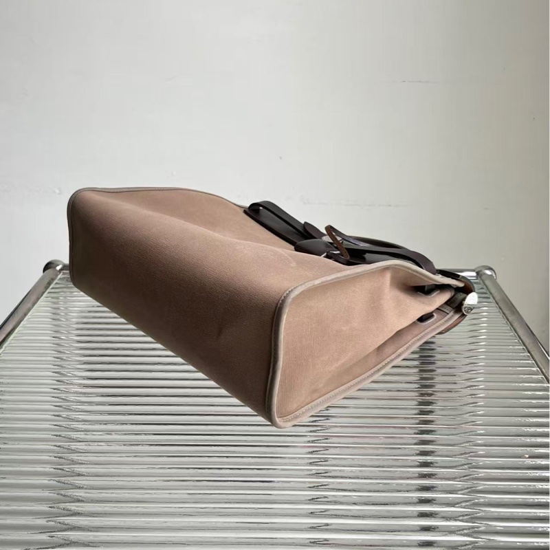 🔥新到：98新愛馬仕/Hermes herbag31烏木色 皮也是深棕烏木色， 手提斜挎單肩隨心所欲切換 ，尺寸：31*25-5