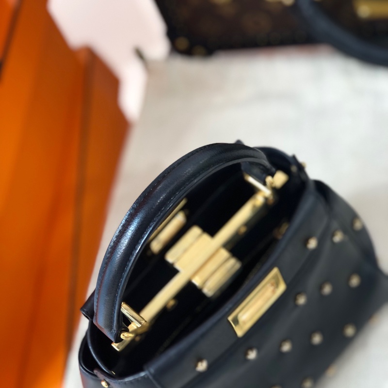 FENDI芬迪 新款peekaboo-2