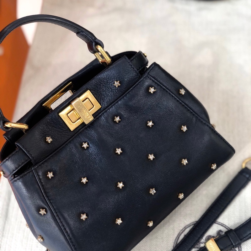 FENDI芬迪 新款peekaboo-3