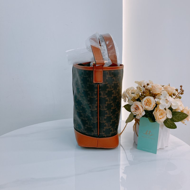 MS0673 Celine 思琳 凱旋門 水桶包 斜背包 單肩包 小號 牛皮 帆布 棕色 金扣 Triomphe Bucket Small Calfskin and Canvas Tan x GHW-3