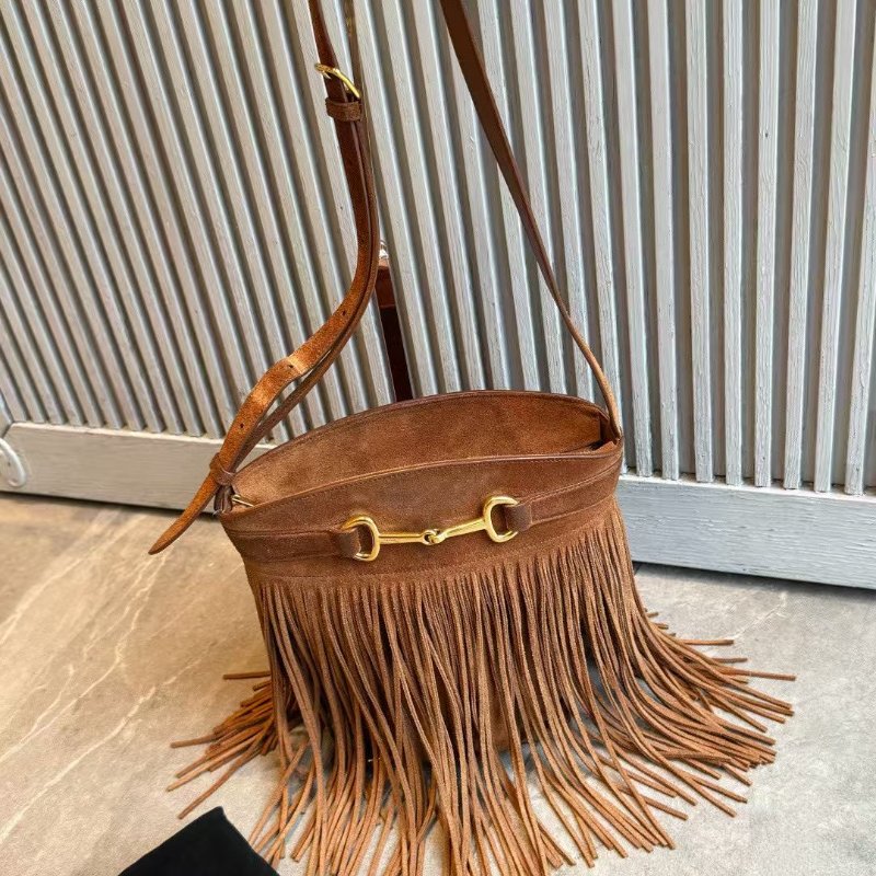 ️Celine 麂皮 Bucket Crecy 水桶包 15*21cm 98新配件塵袋-1