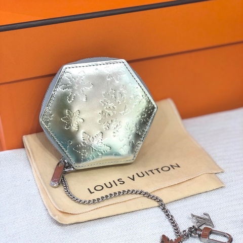 Lv雪花六角零钱包