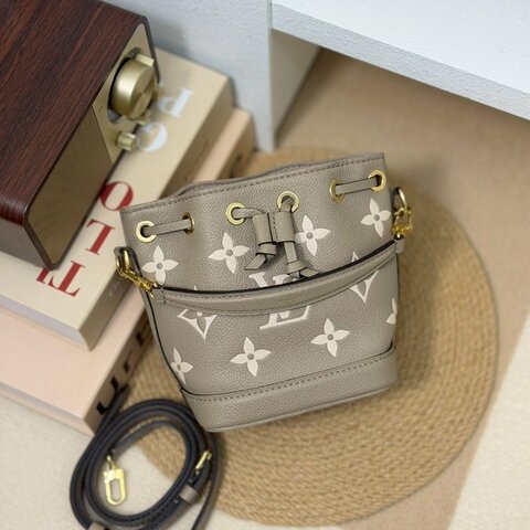🏷LV 路易威登．Nano Noe 雙色迷你水桶包 斑鳩灰 芯片款