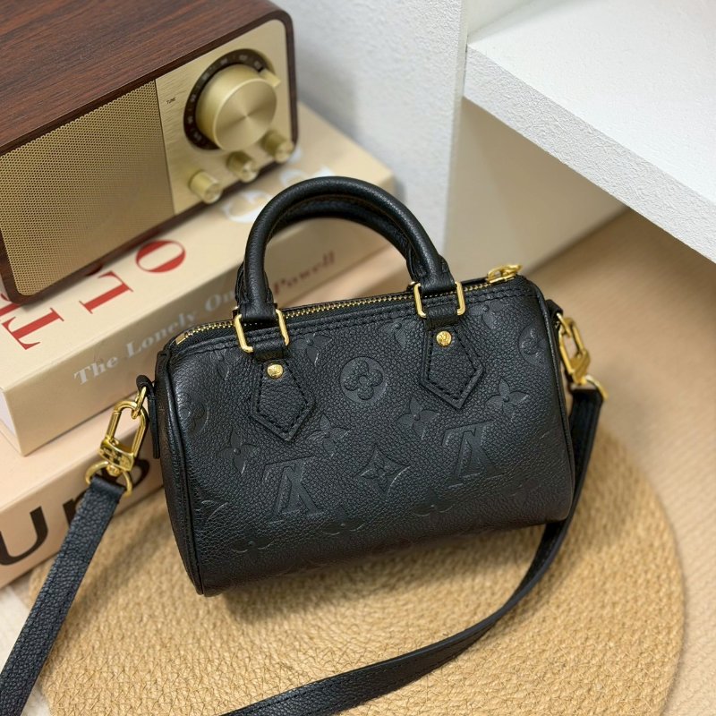 (稀有!低調質感🖤🖤)🏷LV 路易威登.Nano Speedy 黑壓紋 M82450 芯片款-0