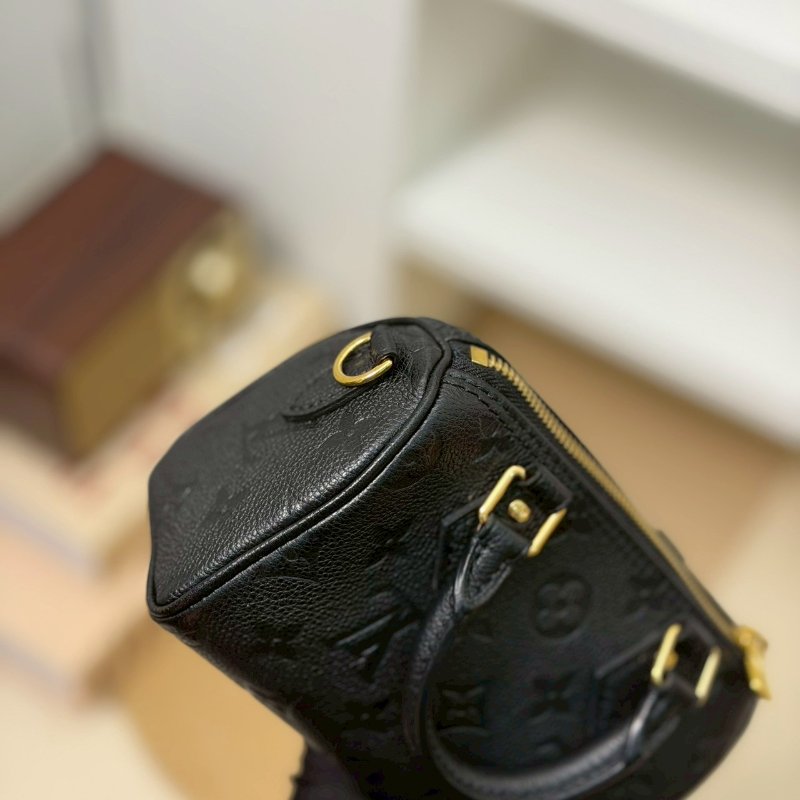 (稀有!低調質感🖤🖤)🏷LV 路易威登.Nano Speedy 黑壓紋 M82450 芯片款-10