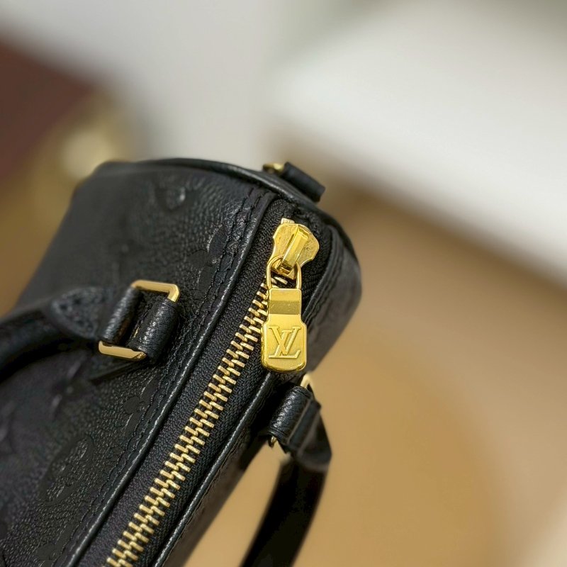 (稀有!低調質感🖤🖤)🏷LV 路易威登.Nano Speedy 黑壓紋 M82450 芯片款-14