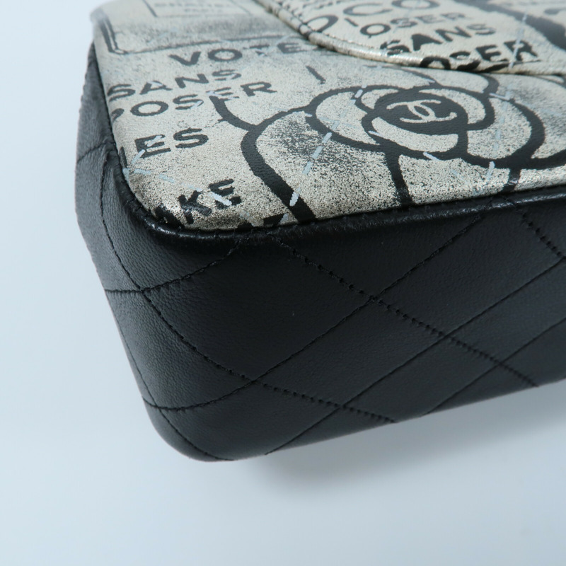 CHANEL 羊皮皮革Newspaper Graffiti ouble Flap Bag鏈帶肩背袋-15