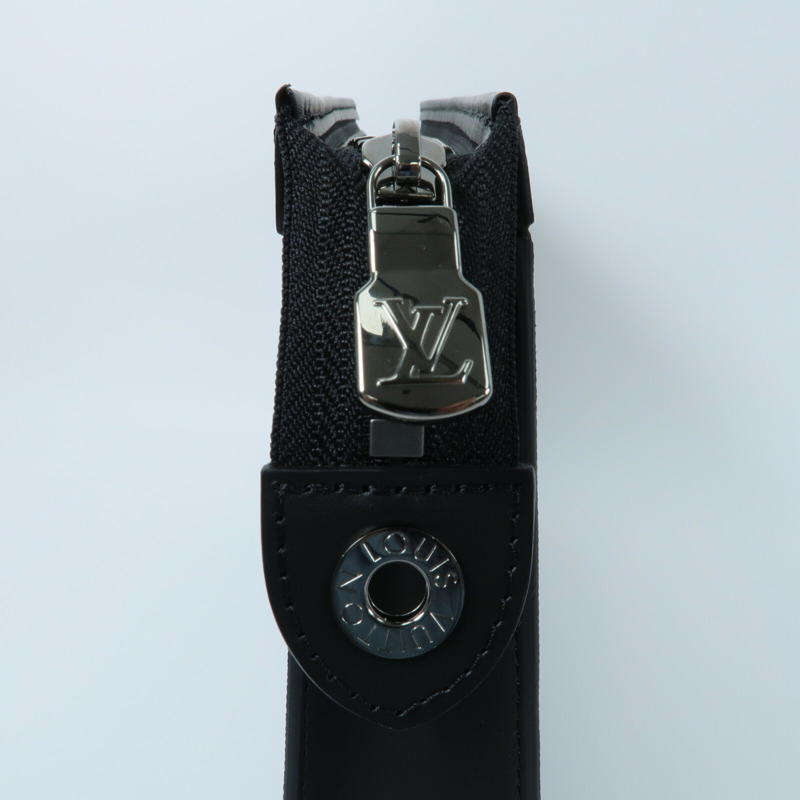 LOUIS VUITTON Monogram Eclipse Pochette Voyage MM手拿包-6