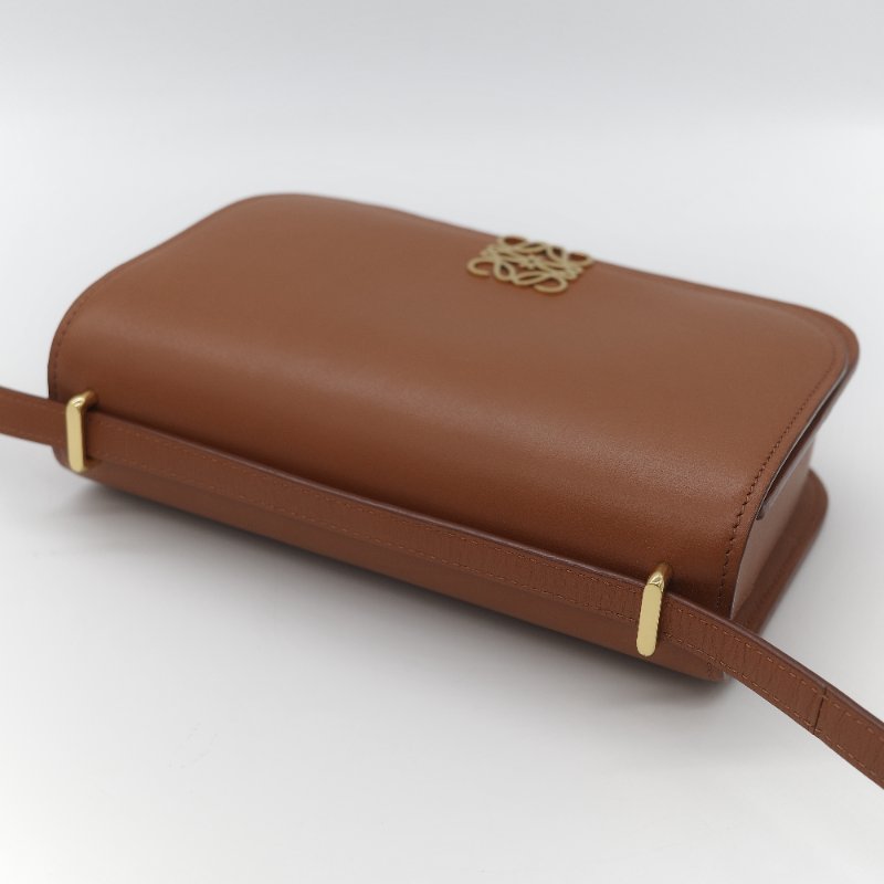 Loewe 羅威 Goya 焦糖色 牛皮 豆腐包 斜挎包-5