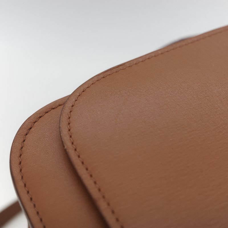Loewe 羅威 Goya 焦糖色 牛皮 豆腐包 斜挎包-14