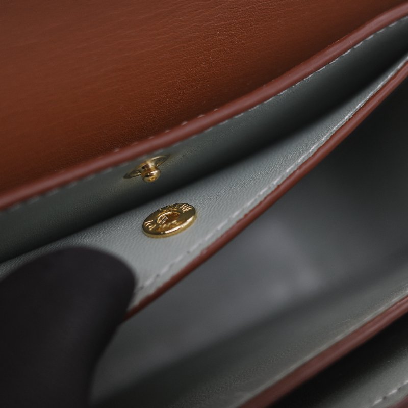 Loewe 羅威 Goya 焦糖色 牛皮 豆腐包 斜挎包-36