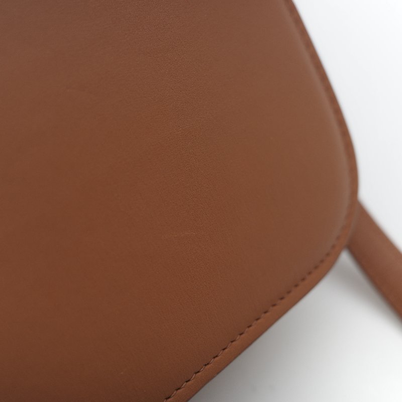 Loewe 羅威 Goya 焦糖色 牛皮 豆腐包 斜挎包-39