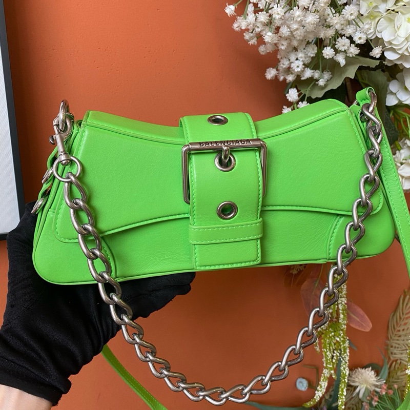 Balenciaga巴黎世家 LINDSAY 磁性閉合弧形牛皮 單肩斜挎包-1