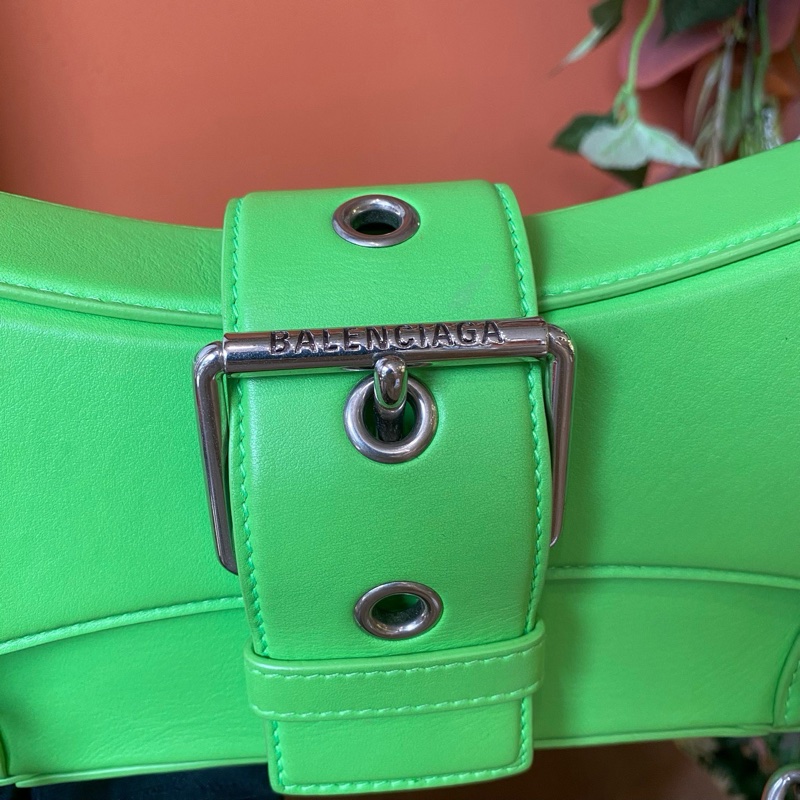 Balenciaga巴黎世家 LINDSAY 磁性閉合弧形牛皮 單肩斜挎包-7