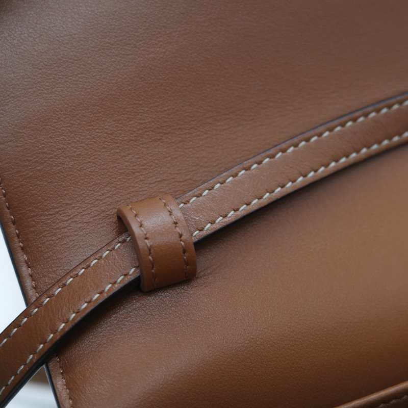 Celine 思琳 TRIOMPHE 經典棕色花紋 WOC 斜挎包-14