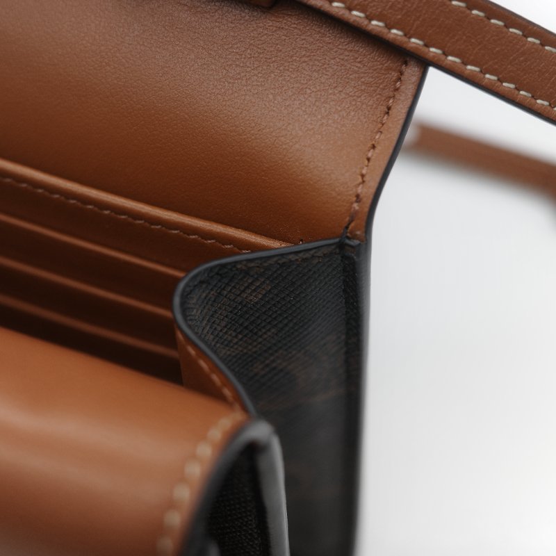 Celine 思琳 TRIOMPHE 經典棕色花紋 WOC 斜挎包-15