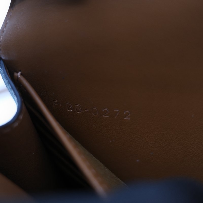 Celine 思琳 TRIOMPHE 經典棕色花紋 WOC 斜挎包-18