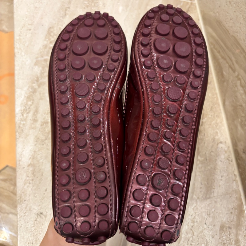 LV亮皮娃娃鞋-4