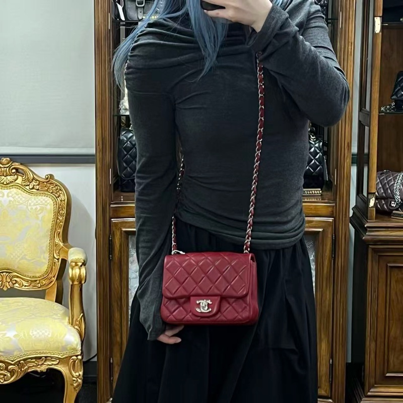 「JL精品代購」香奈兒紅色銀扣羊皮cf方胖子-1