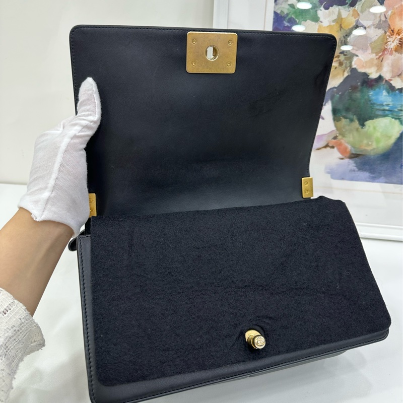 Chanel香奈兒 leboy中號 黑金小牛皮 21晶片款 有購證-6