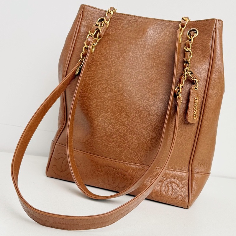 【近新閒置品】Chanel 香奈兒 4開焦糖色荔枝牛皮金扣奶粉包琴譜水桶包-0