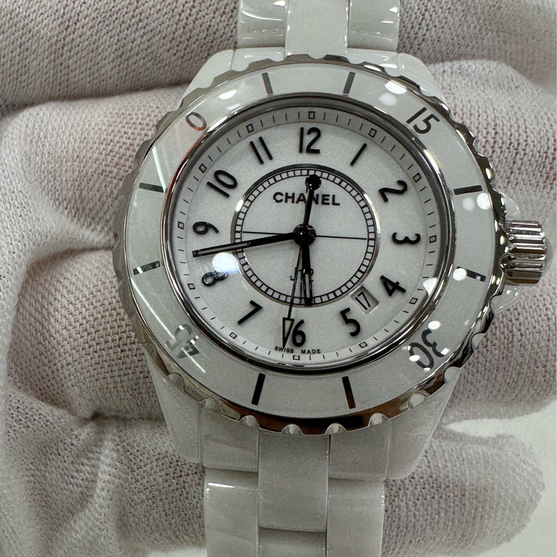 CHANEL香奈兒J12系列白色陶瓷女士石英腕錶,33mm錶徑-1