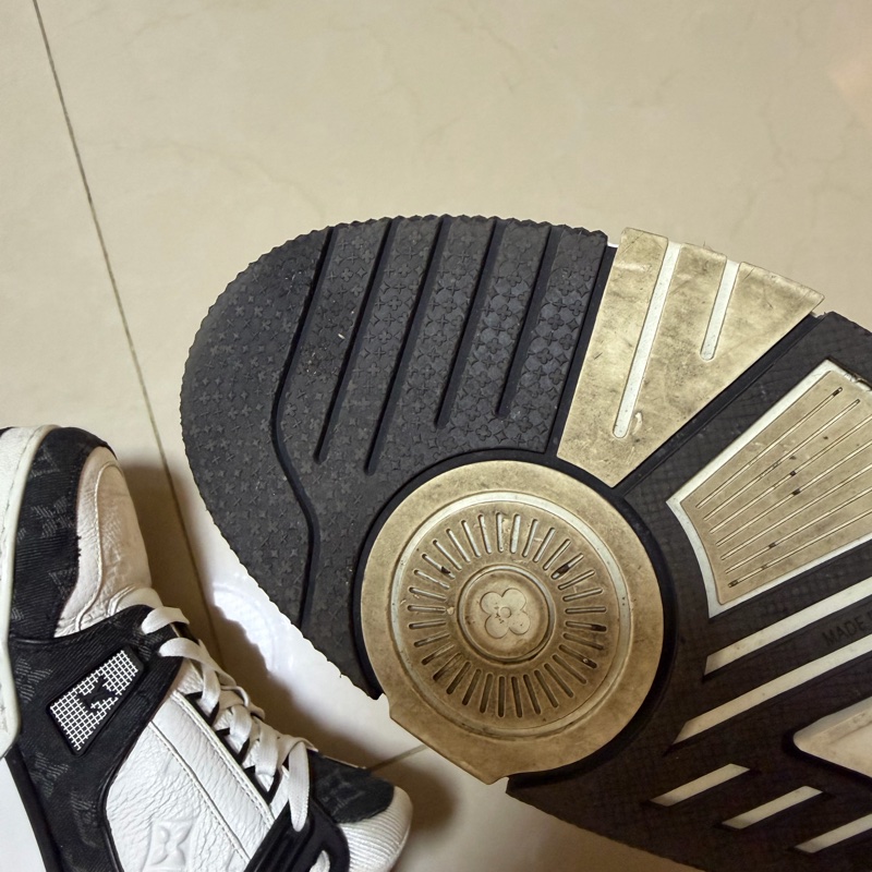 LOUIS VUITTON Trainer 9碼-2