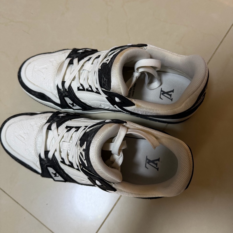 LOUIS VUITTON Trainer 9碼-9