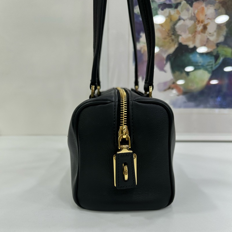 Prada 普拉達 25年新款 soft grain法國棍腋下包-3