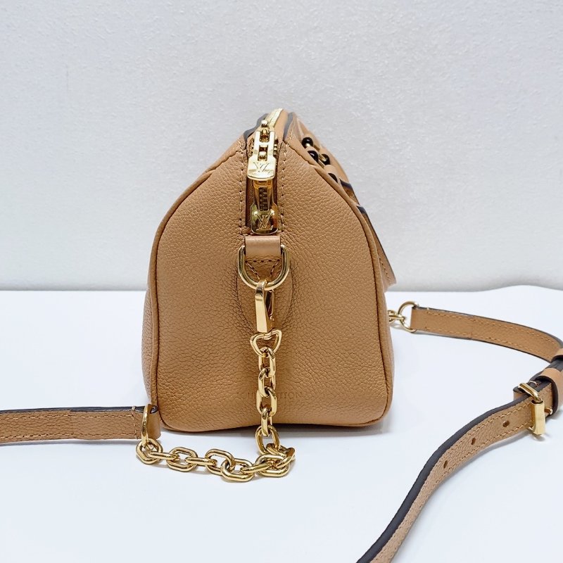 ️lv speedy20奶茶色牛皮壓紋 手提肩背斜背芯片款 20 ×11×17cm 98新配件塵袋-3