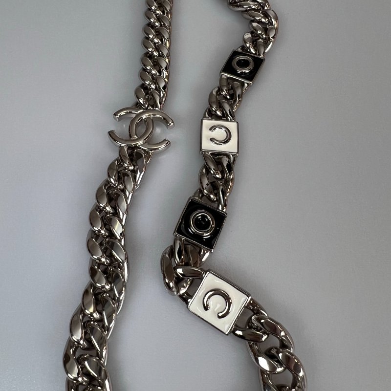 CHANEL CF銀扣小鍊包 白荔枝 31開-9