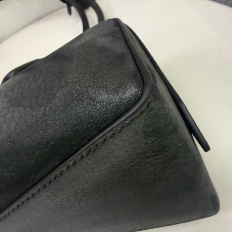 Alaia Le Teckel Suede Shoulder Bag-9